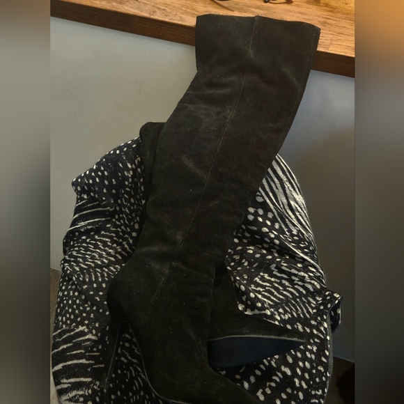 Great condition thigh high black boots - Picture 1 of 2